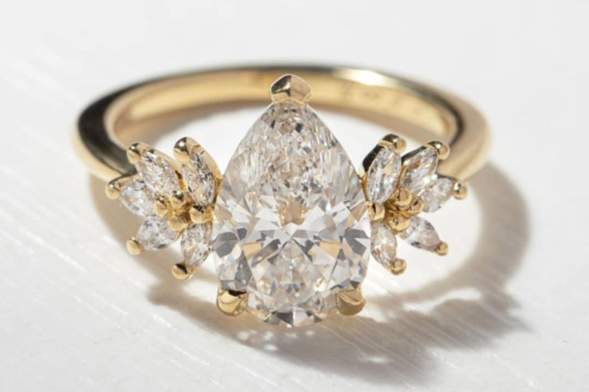 Enhance Your Finger's Beauty with a Gold Pear Engagement Ring